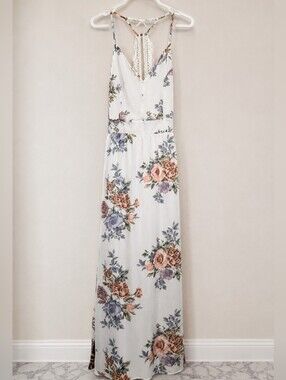 Rue21 Floral V-Neck Open Back Dress/Lace Back